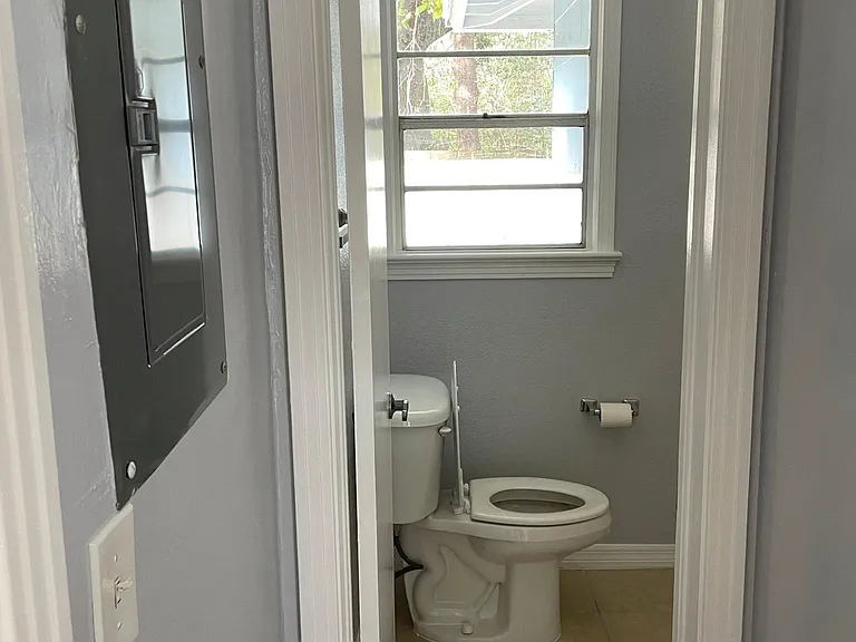 2515 Doby St — Photo 13