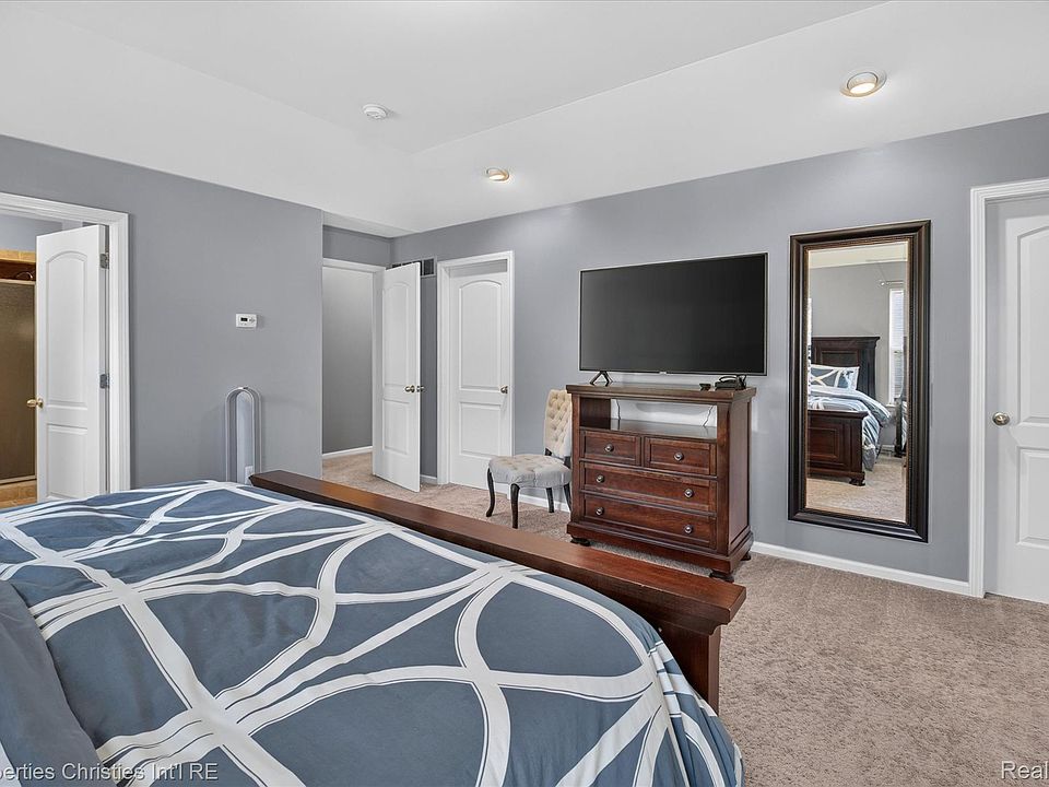 47848 Lindenhurst Blvd, photo 28