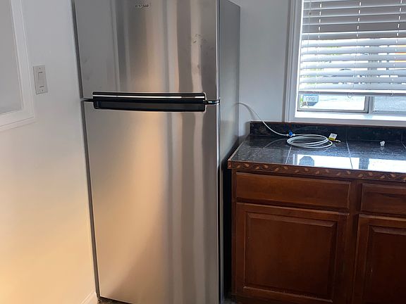 4th image of 2108 Marshallfield Ln #A