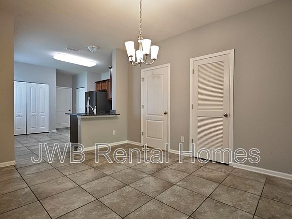 4th image of 738 Servia Dr