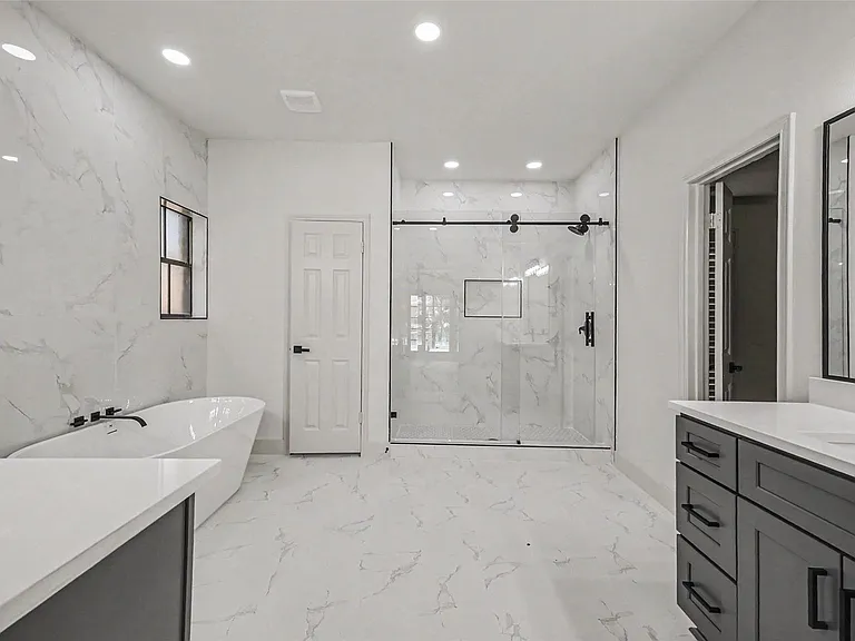 507 Commodore Way — Photo 4