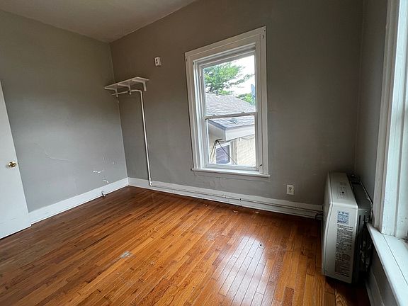 3rd image of 413 S 6th St APT C