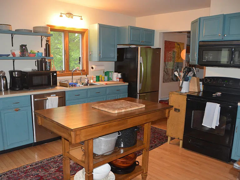 503 Surry Rd — Photo 9