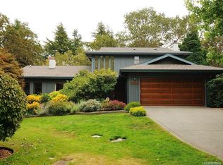 1509 Lynnfield Pl, Saanich, BC V8N 5Y9