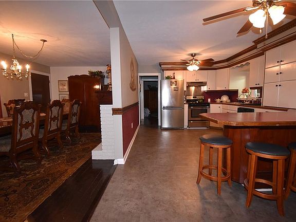 5th image of 829 N Preston St