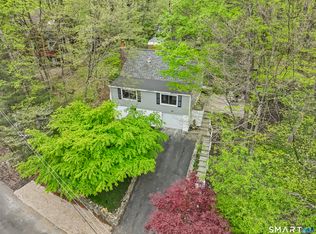 318 Mountain Rd, Ridgefield, CT 06877
