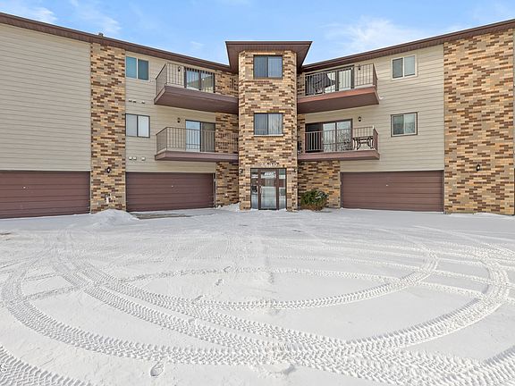 2nd image of 2630 Gateway Ave APT 201