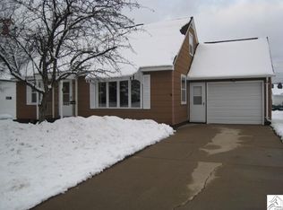 915 E Harvey St, Ely, MN 55731