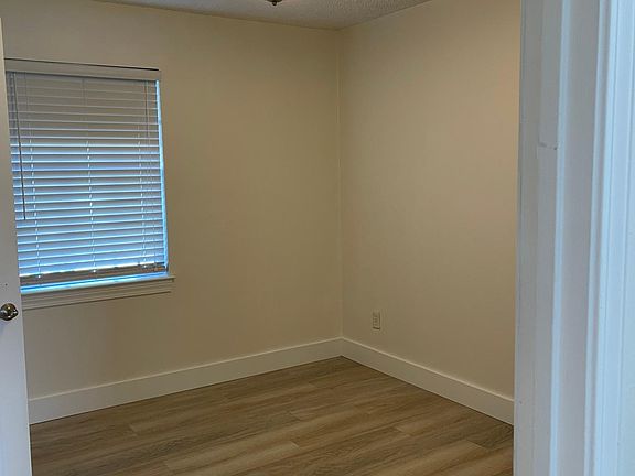 2nd image of 237 Creekview Dr