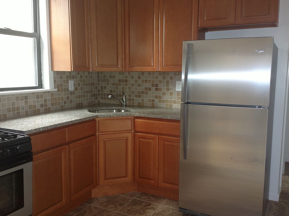 1st image of 2831 38th St #2