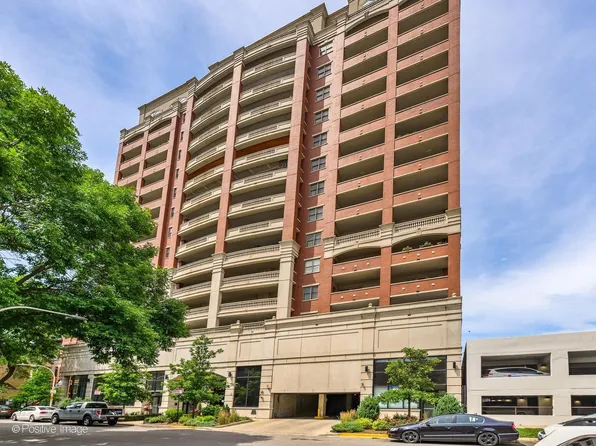 828 W Grace St Unit 1404, Chicago, IL 60613