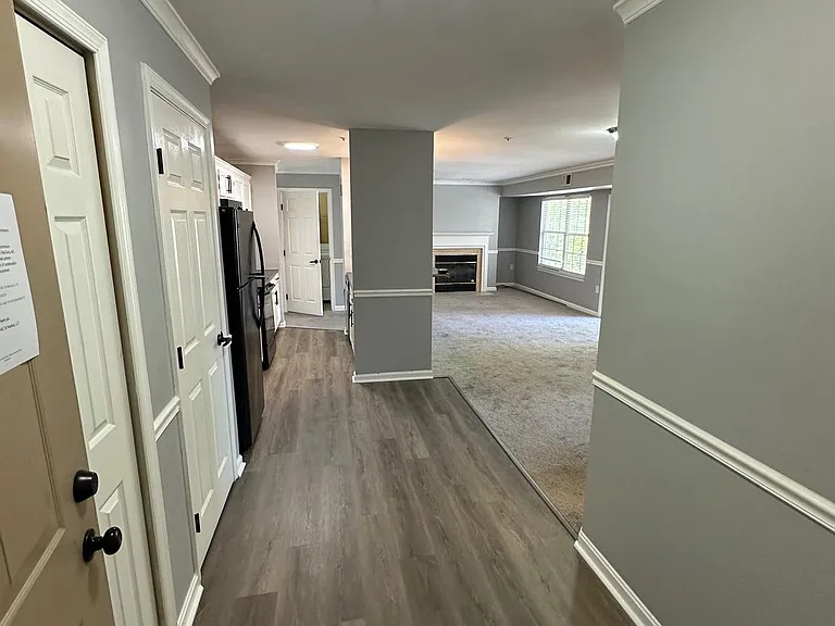 9708 Lake Pointe Ct #302 — Photo 2