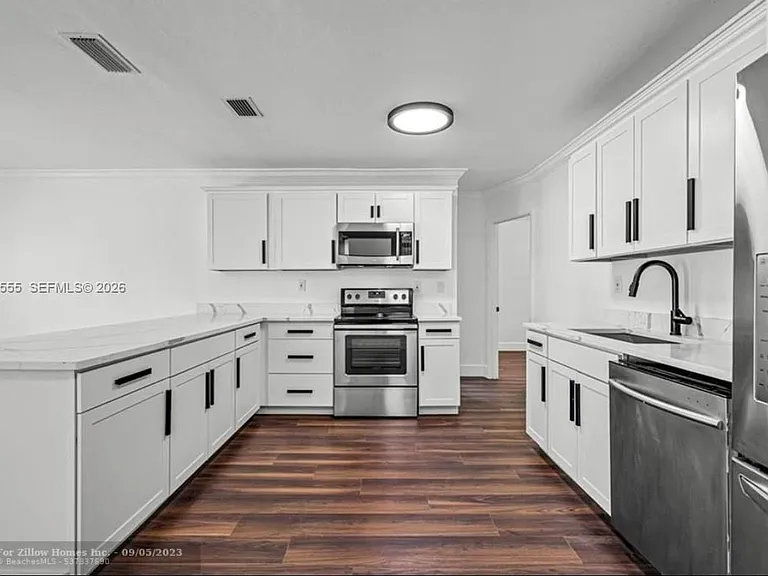 6321 Thomas St — Photo 4