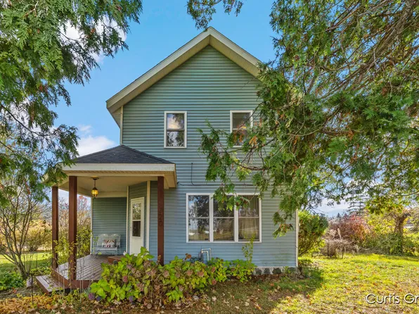 320 Pine St NE, Cedar Springs, MI 49319