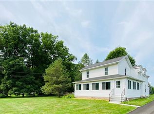 5988 Crittenden Rd, Akron, NY 14001