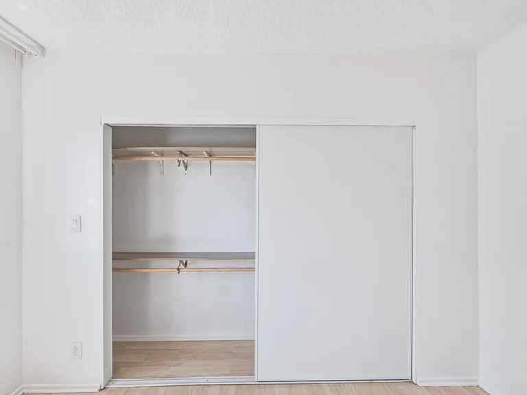 Lillian Way Apartments — Photo 11