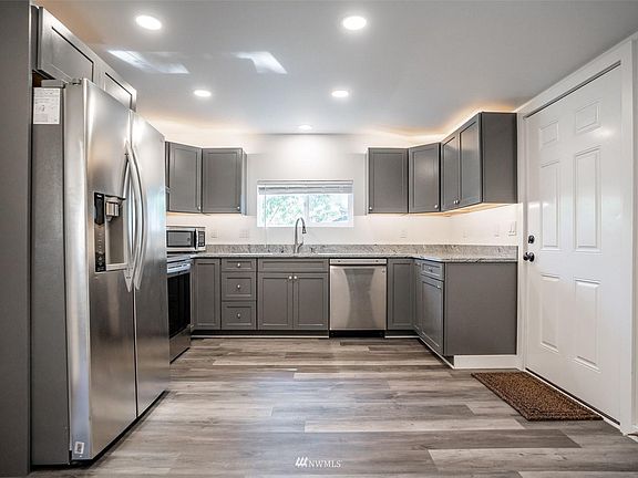 5th image of 1607 Bowman Ave NW