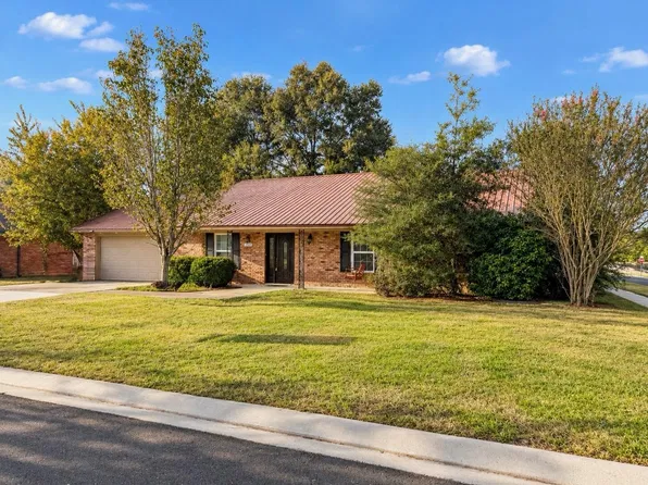 1402 Meadow Brook St, Deridder, LA 70634