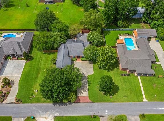 4th image of 1674 Hollow Cove Ln