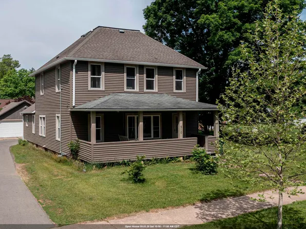 510 S Division St, Waupaca, WI 54981