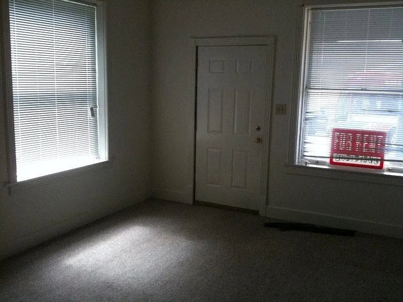 2 bed, $925 — Photo 3