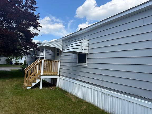 4th image of 2 Riverway St