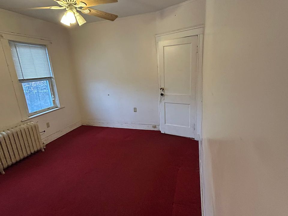 1st image of 15 Agnes Ave Floor 2