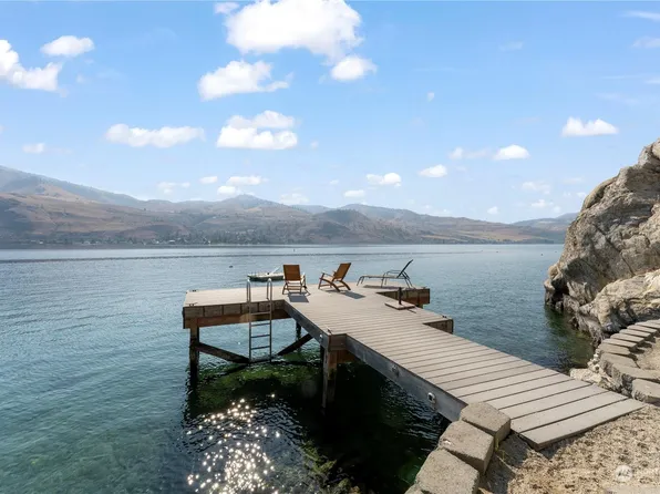220 Brimstone Ln, Chelan, WA 98816