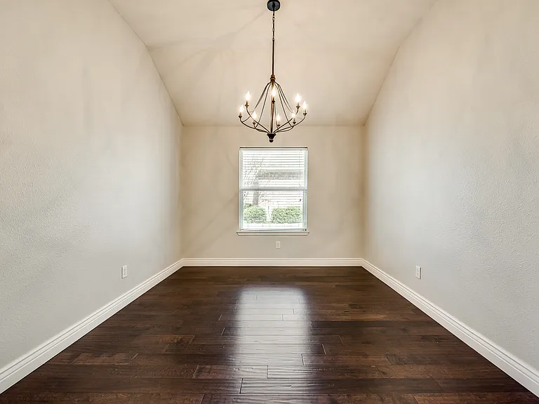10413 Trevino Ln — Photo 9