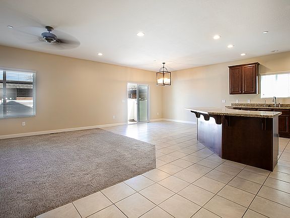 4th image of 1203 E Roma Dr