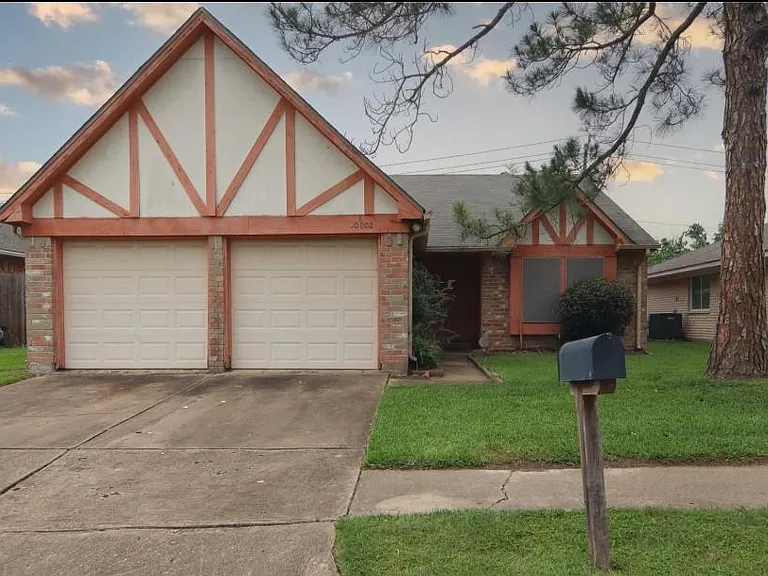 10802 Sashay Dr — Photo 16
