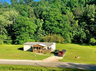 1085 Johns Run, Grayson, KY 41143