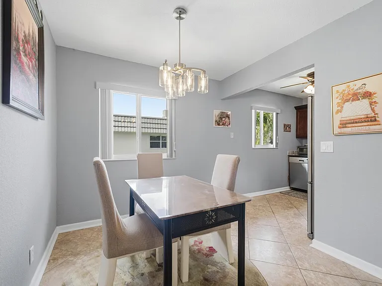 376 Saxony Way #H — Photo 10