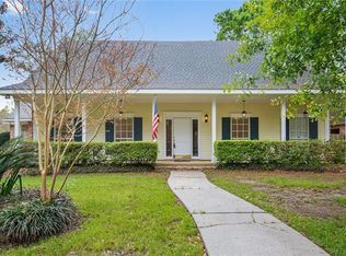 211 Evangeline Dr, Mandeville, LA 70471