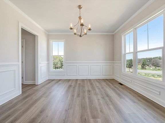 5th image of 1017 Round Meadow Dr