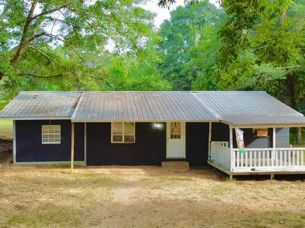 71 Jefferson Ave, Bassfield, MS 39421