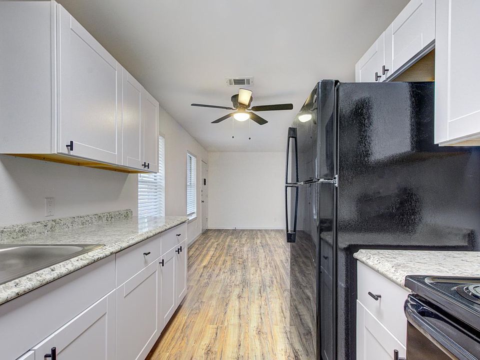 1st image of 200 E Mitcham St #204