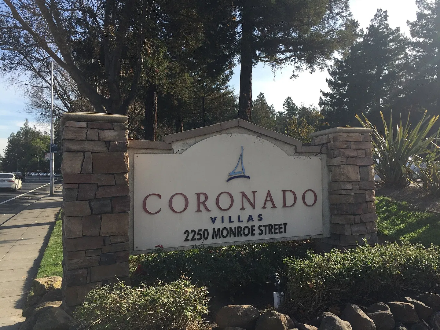 Centrally Located Santa Clara Condo — Photo 1