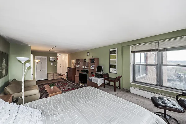 Sold by SBNY RE | media 24