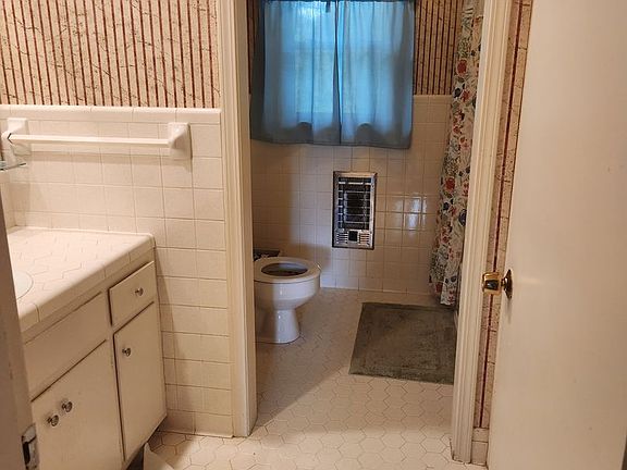 4th image of 113 Moss St