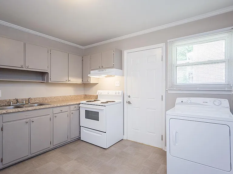 Forest Pointe — Photo 143
