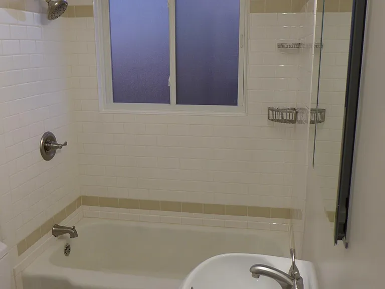 465 Capital St #C — Photo 12