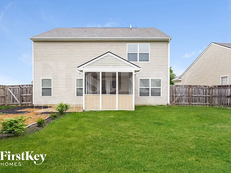 15490 Farmland Ct — Photo 14