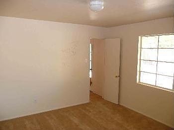 5th image of 3042 E Avalon Dr