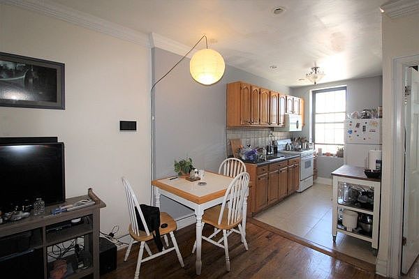1st image of 456 3rd Ave #3