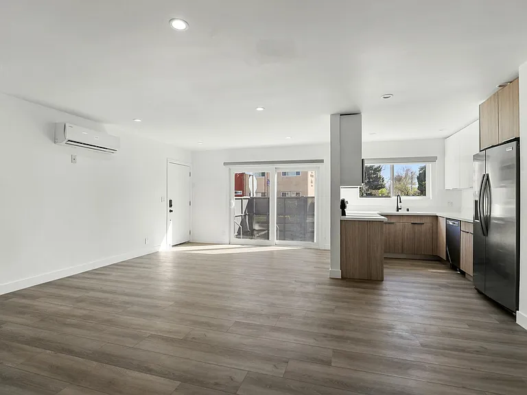 8777 Cadillac Ave #2 — Photo 10