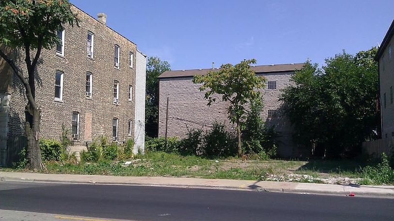 2nd image of 909 S Sacramento Blvd