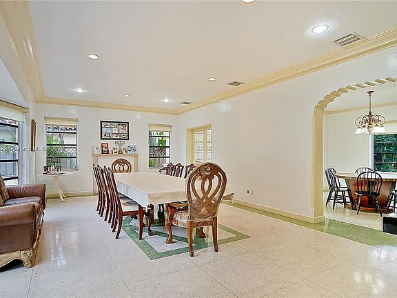 3rd image of 4404 Nautilus Dr
