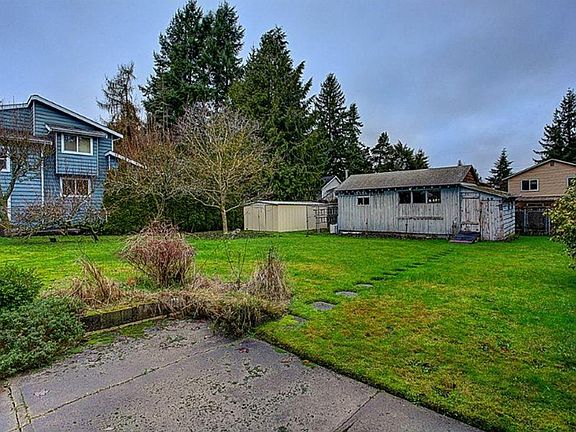 2nd image of 742 N 200th St
