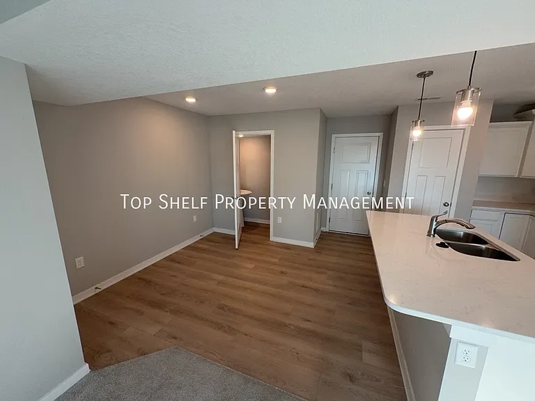 5711 NE Lowell Ln — Photo 4
